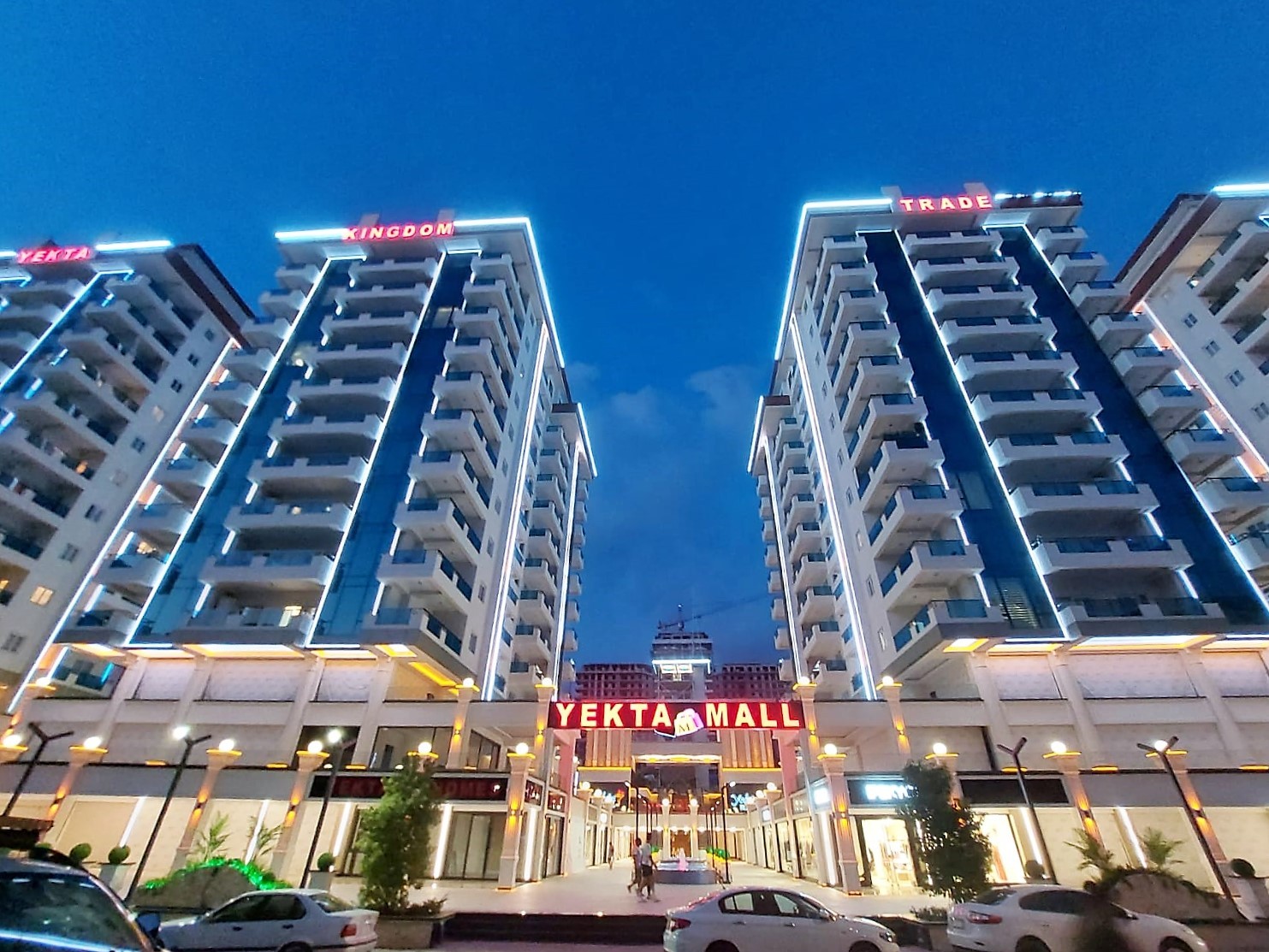 Elite three-room duplex apartment in the YEKTA KINGDOM TRADE CENTER complex with the infrastructure of a 5 * hotel in the center of Alanya - Mahmutlar