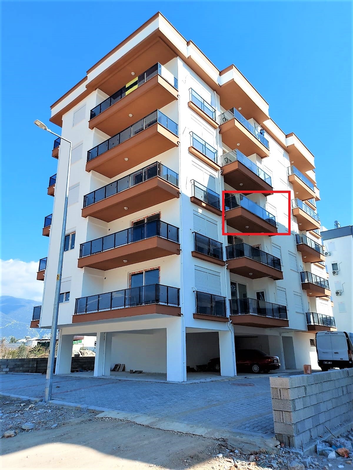 New one-bedroom apartment in a new house built in 2022 in the charming town of Finike. residence permit