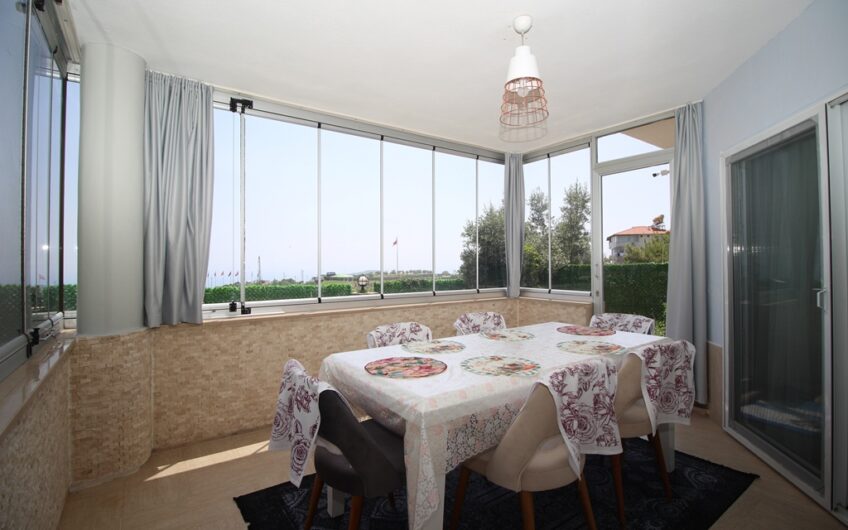 To-etasjes fireroms villa med havutsikt i Alanya - Bektas