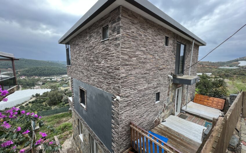 Three-storey six-room villa in Demirtas area