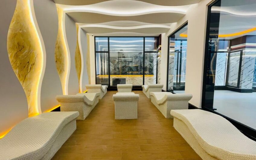 Alanya - Mahmutlar merkezinde 5 * otel altyapısına sahip YEKTA KINGDOM TRADE CENTER kompleksinde elit üç odalı dubleks daire