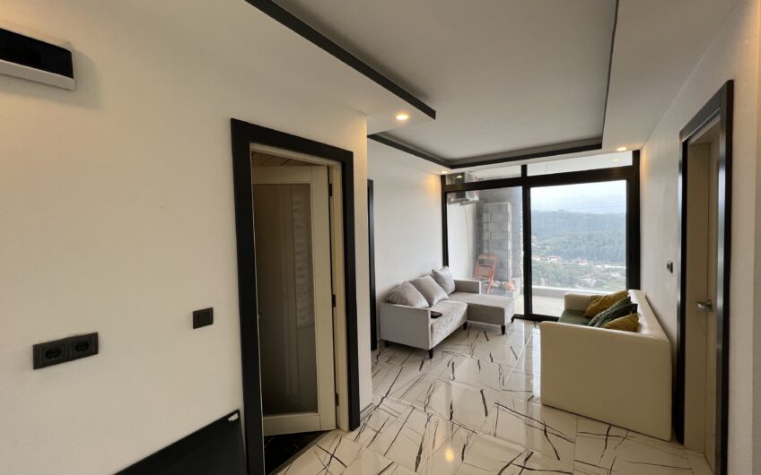 Tre våningar sex-rums villa i Demirtas område