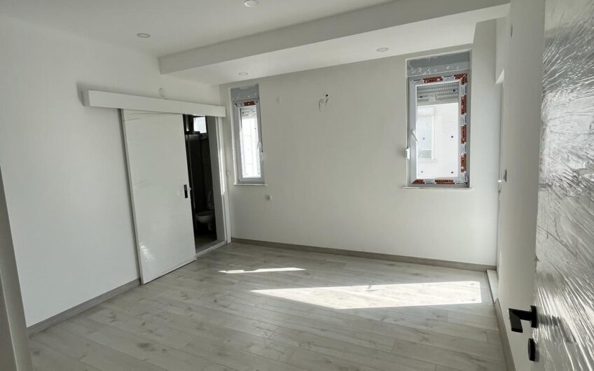 Tre-roms leilighet i en ny bygning i byen Finike