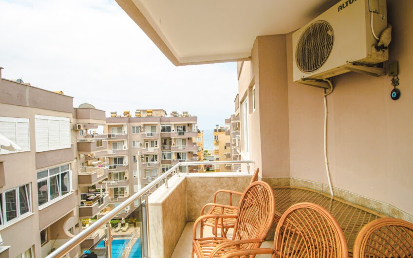 آپارتمان سه اتاقه در مجتمعی در اولین خط ساحلی با منظره دریا در منطقه محمودلار