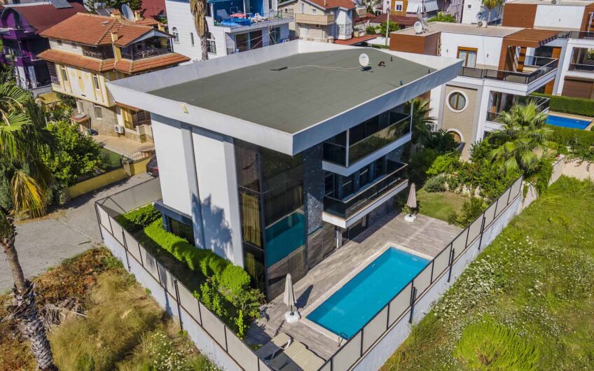 Three-storey five-room villa with sea views and a private pool in the Konakli area