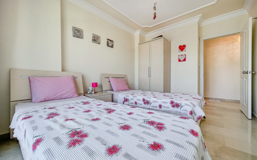 Three-room apartment with sea view in Mahmutlar